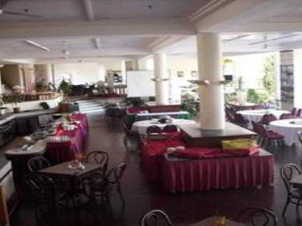 The Orient Star Resort Lumut Eksteriør billede